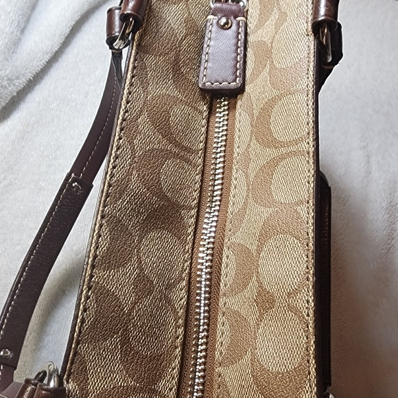 Coach Chelsea Heritage Stripe F14477 Signature Shoulder Handbag EUC - Picture 10 of 17